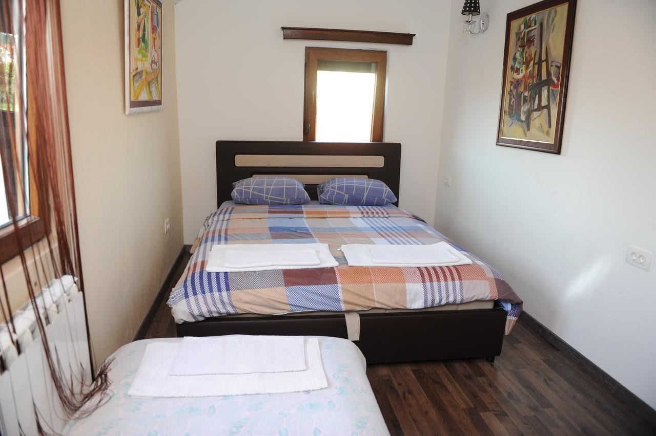 Apartments Erakovic Niksic Ngoại thất bức ảnh